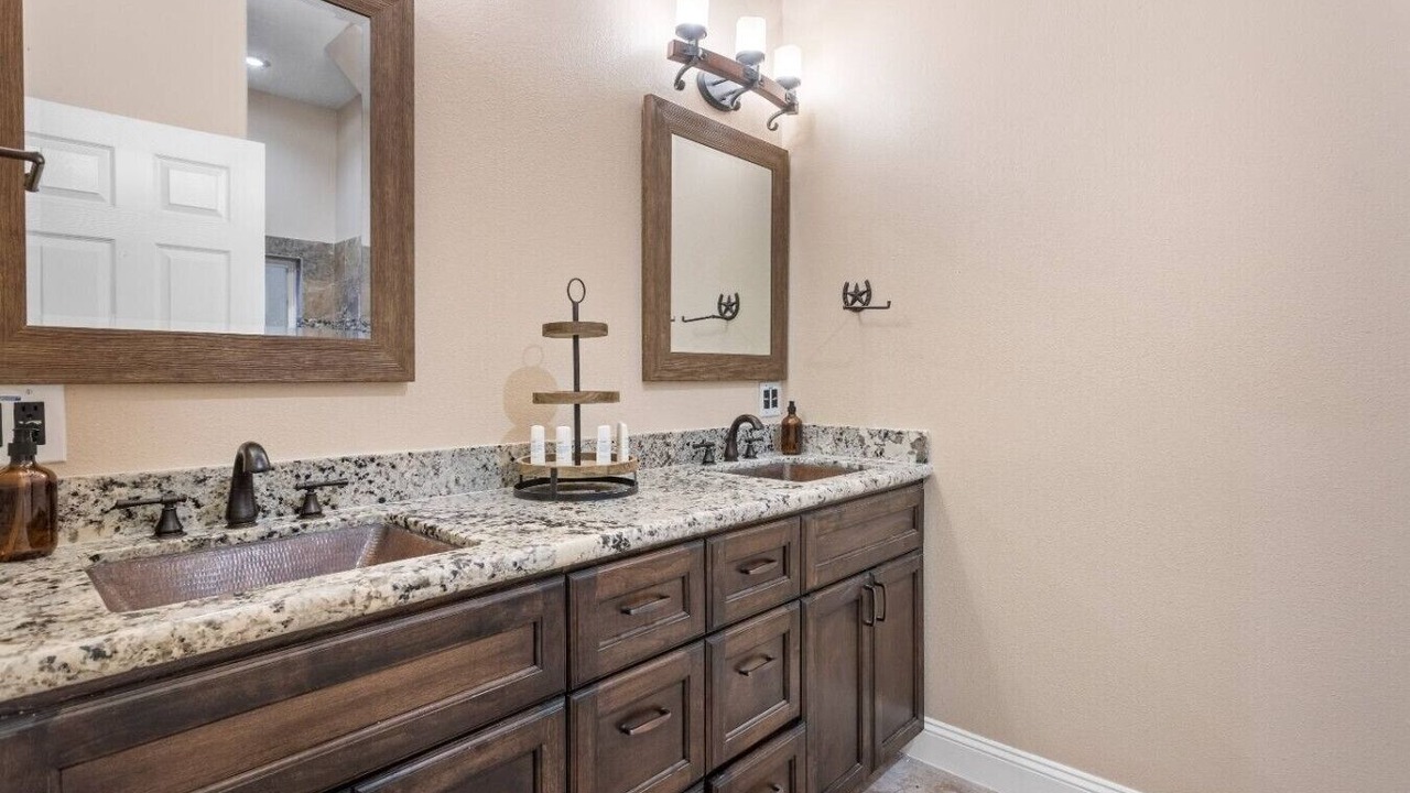 Photo of Bathroom in Brazoria