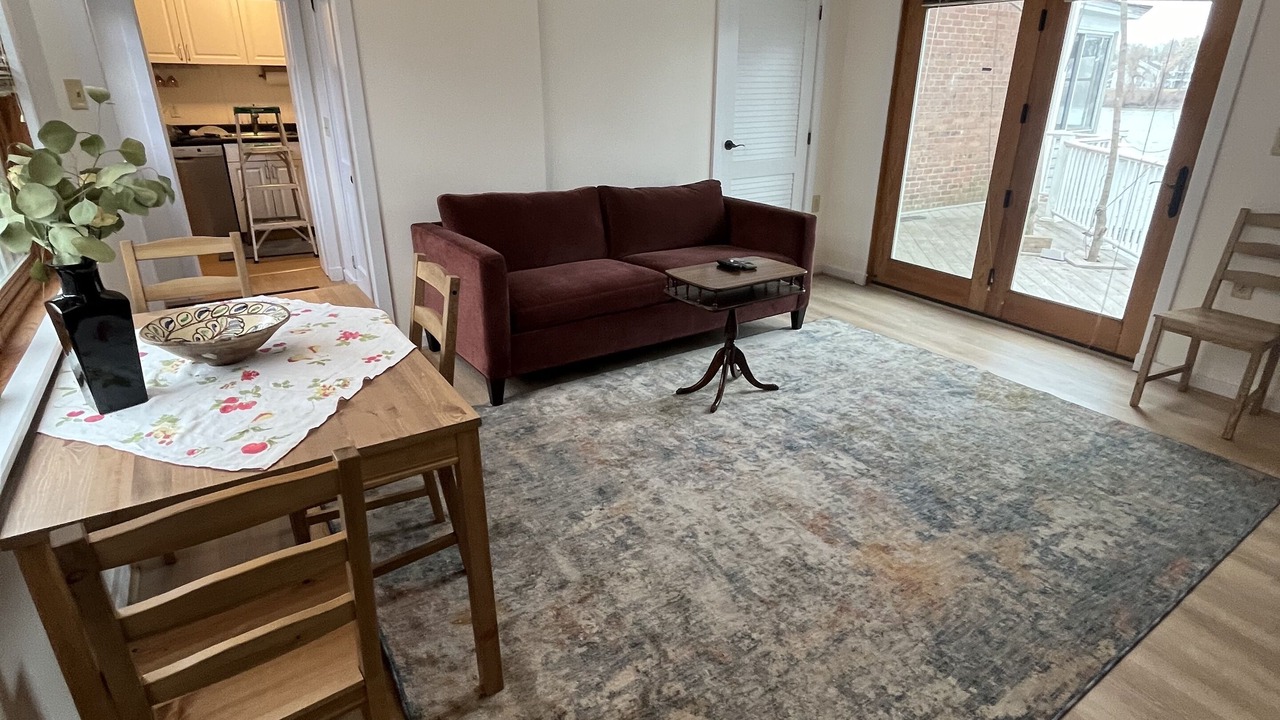 Photo of Livingroom in Newtonville
