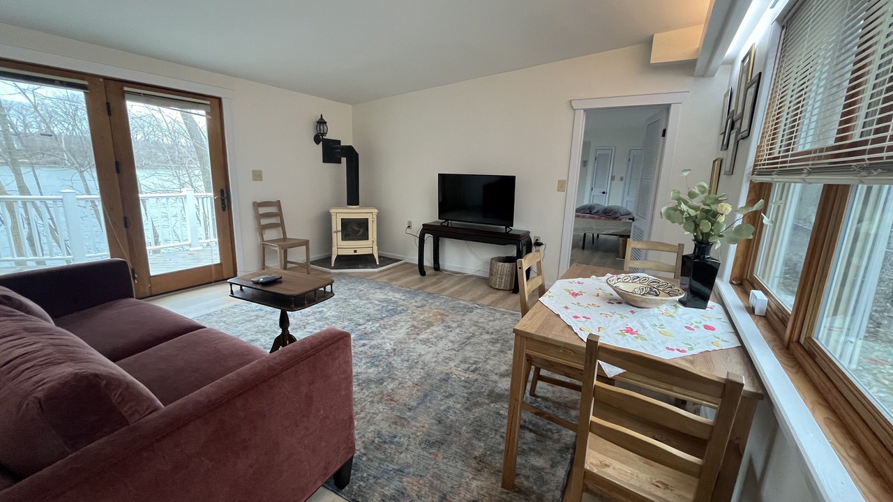Photo of Livingroom in Newtonville