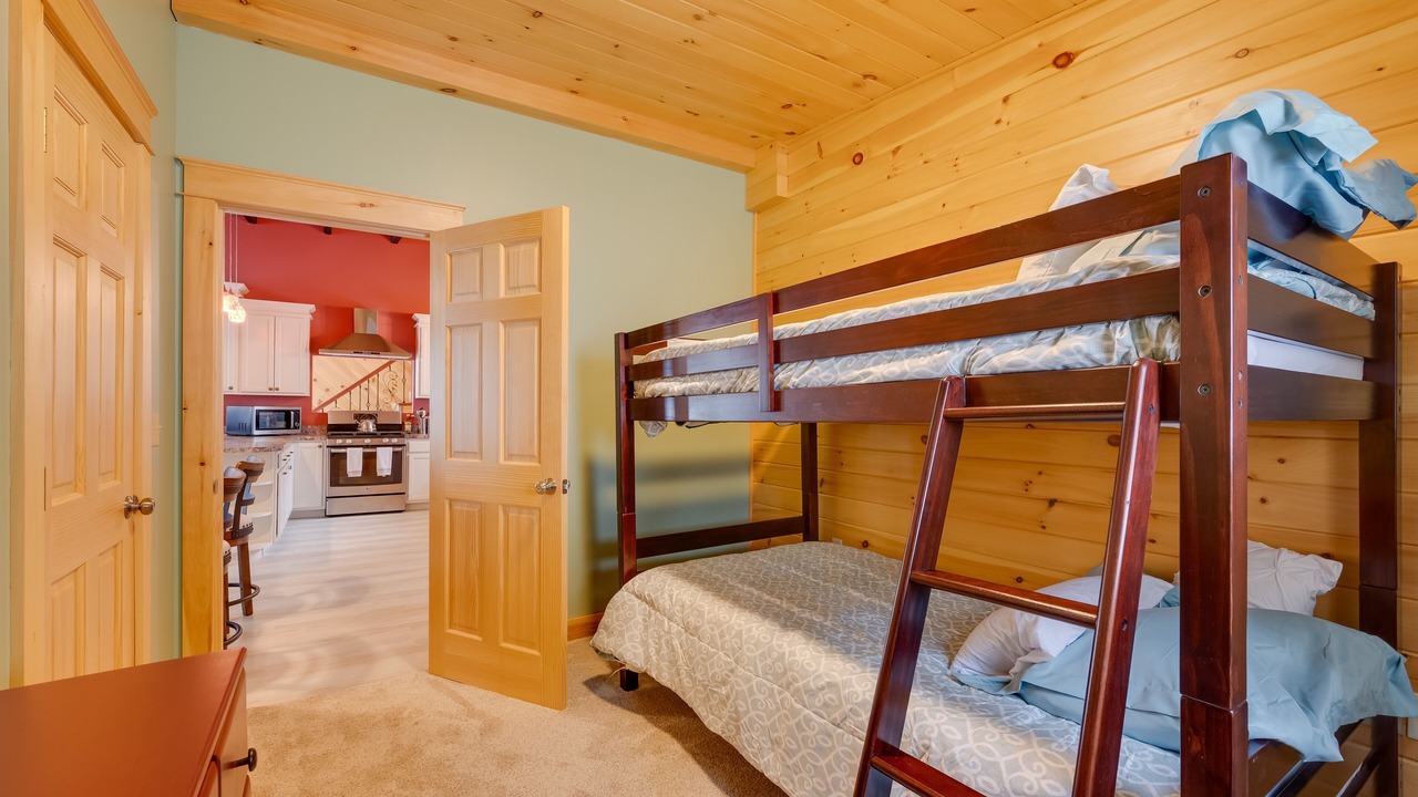 Photo of Bedroom in Stark