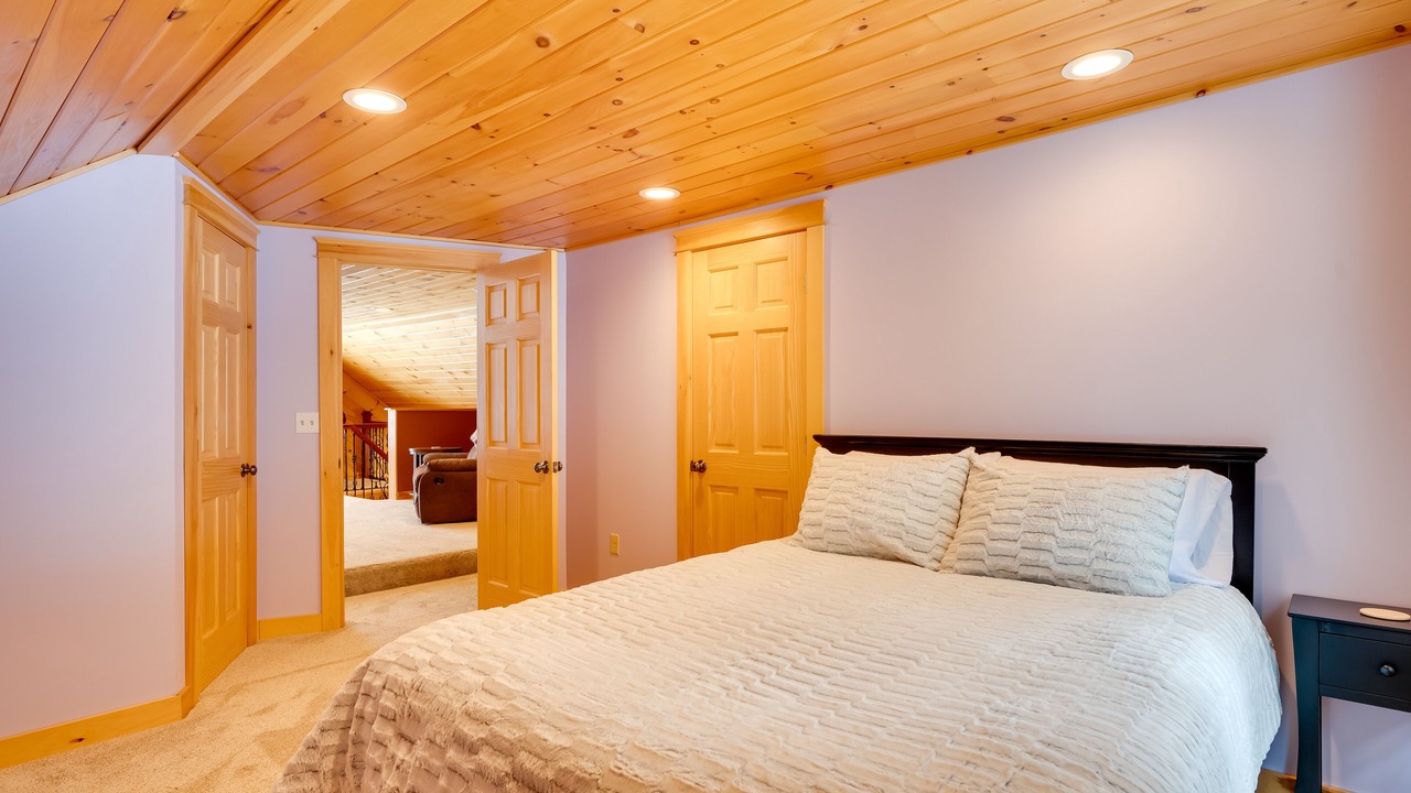 Photo of Bedroom in Stark