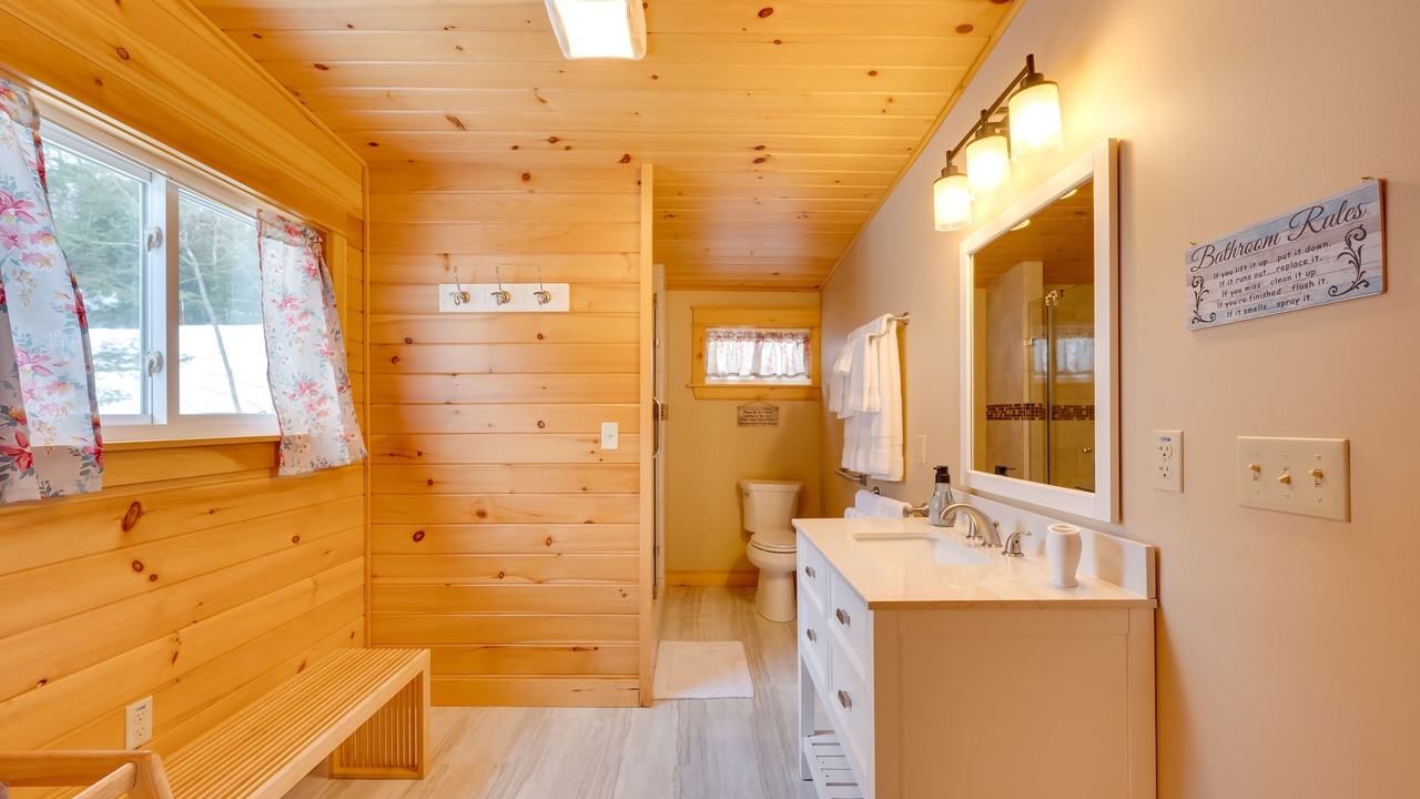Photo of Bathroom in Stark