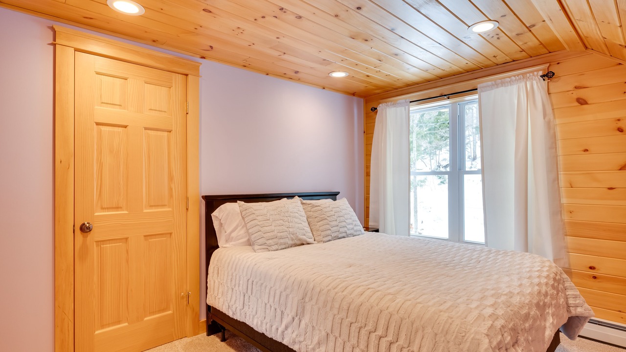 Photo of Bedroom in Stark