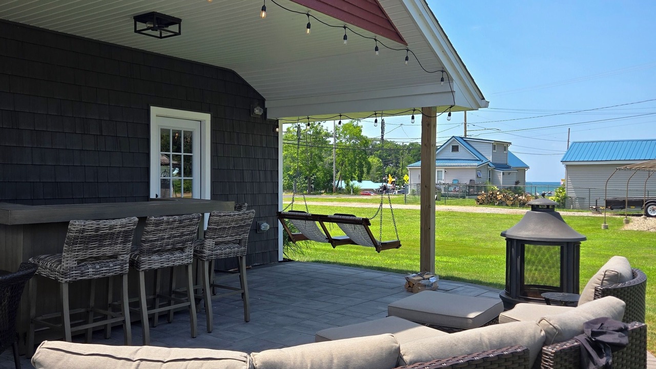 Photo of Patio Balcony in Lake Erie Beach