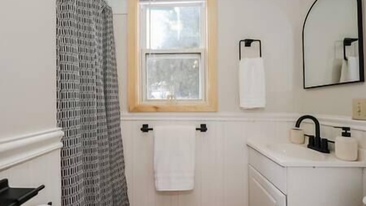 Photo of Bathroom in Lincoln
