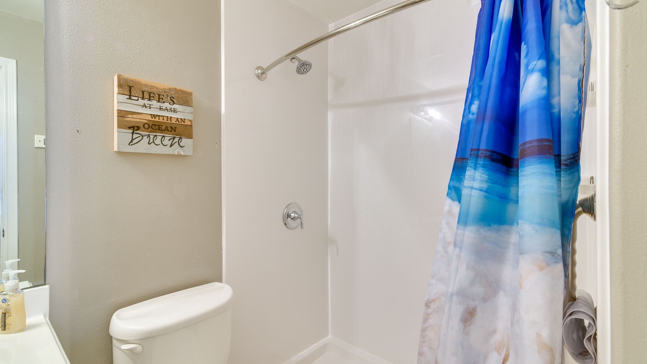 Photo of Bathroom in Pirates Beach