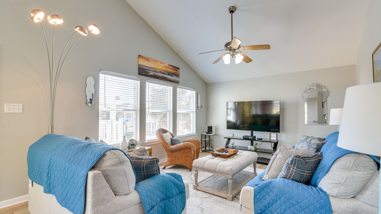 Photo of Bedroom in Pirates Beach