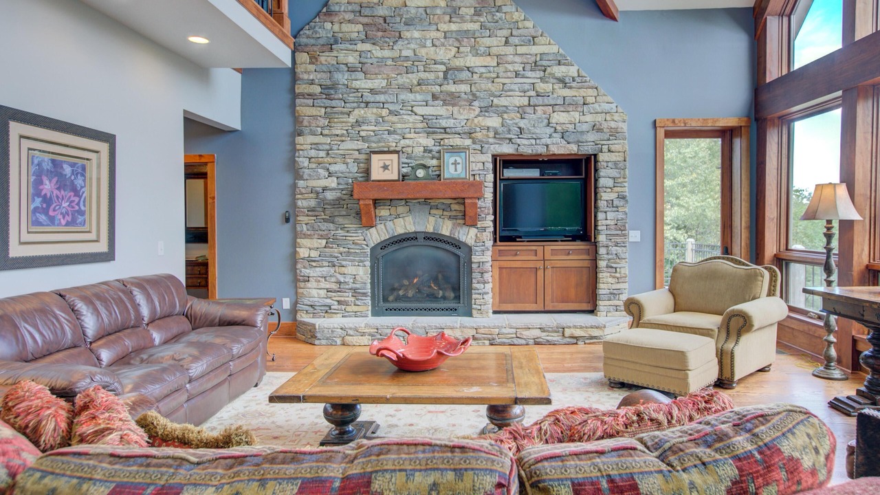 Photo of Livingroom in Chestnut Springs