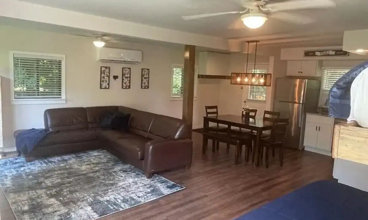 Photo of Livingroom in Clymer