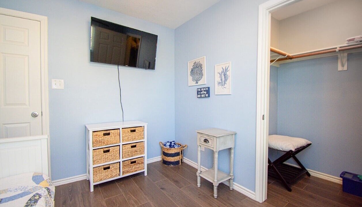 Photo of Bedroom in Pirates Beach