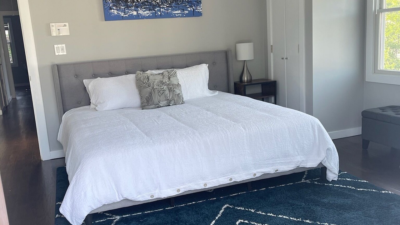 Photo of Bedroom in Lido Beach