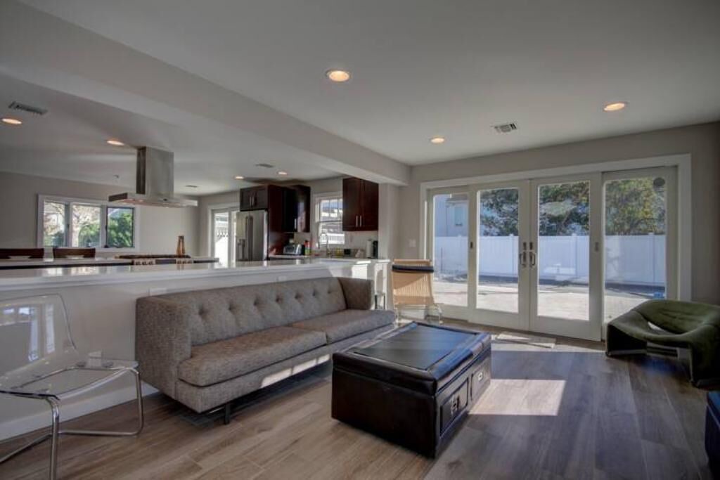 Photo of Livingroom in Lido Beach