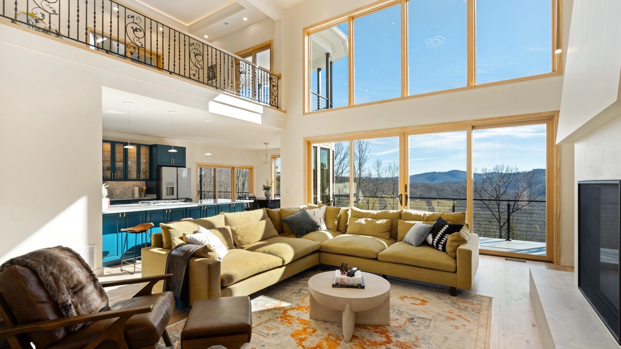 Photo of Livingroom in South Fork