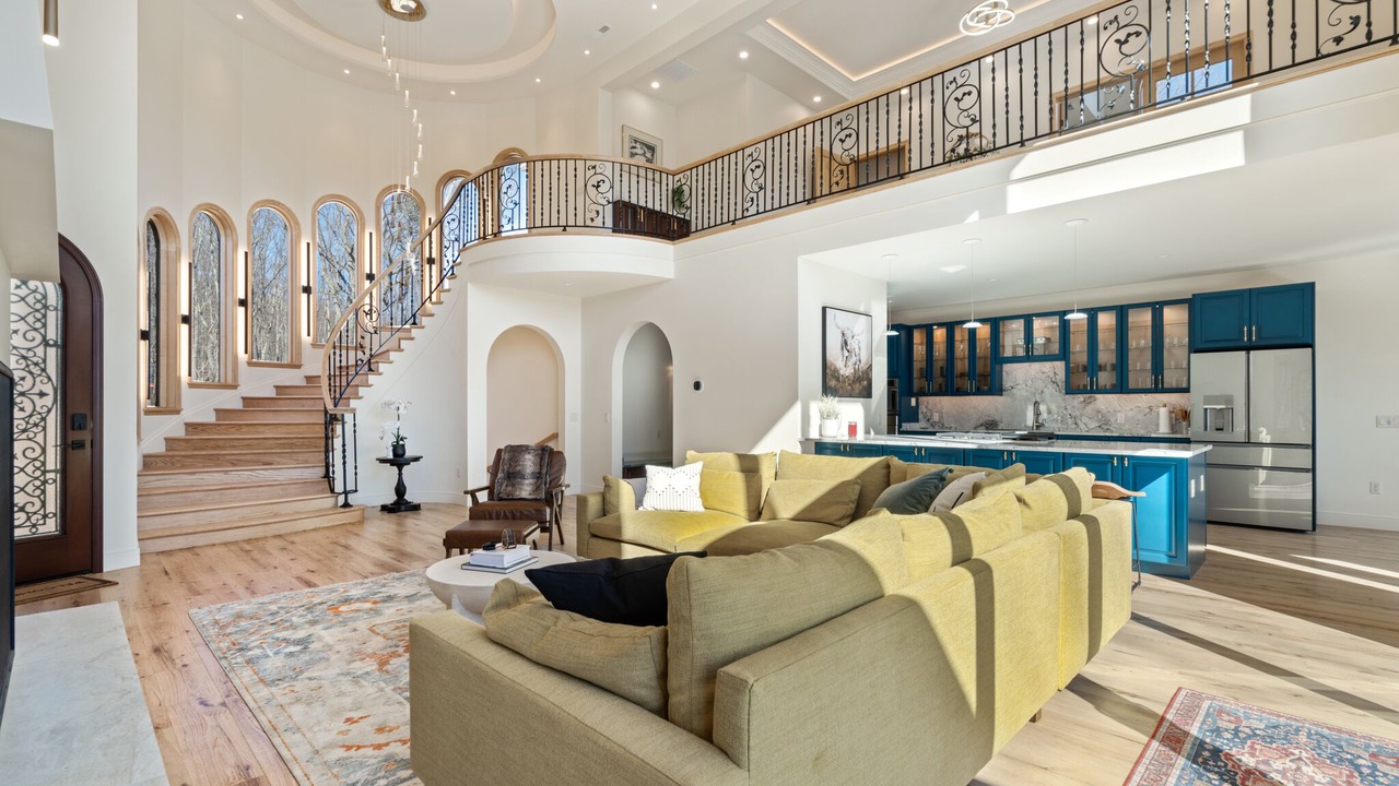 Photo of Livingroom in South Fork