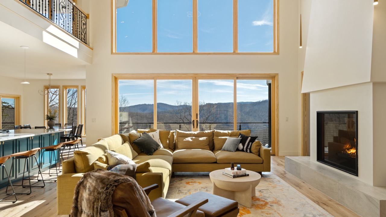 Photo of Livingroom in South Fork