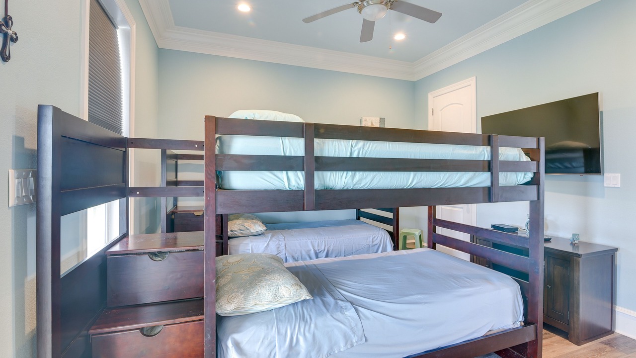 Photo of Bedroom in Lakeview  Jefferson County
