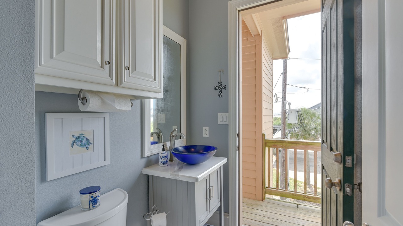 Photo of Bathroom in Lakeview  Jefferson County