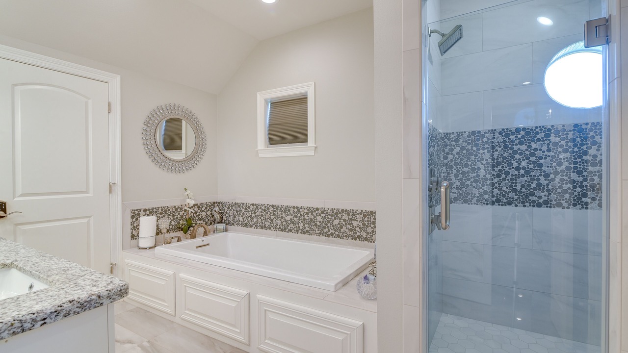 Photo of Bathroom in Lakeview  Jefferson County