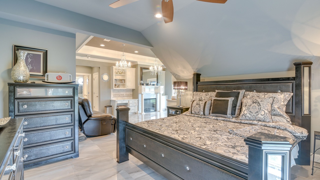 Photo of Bedroom in Lakeview  Jefferson County