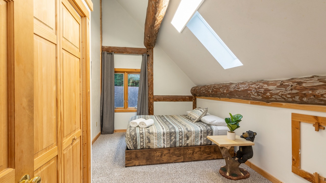 Photo of Bedroom in Homer