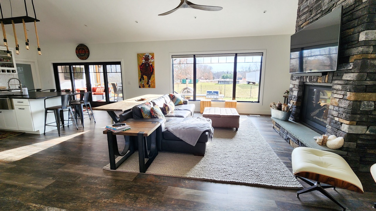Photo of Livingroom in Saratoga Springs
