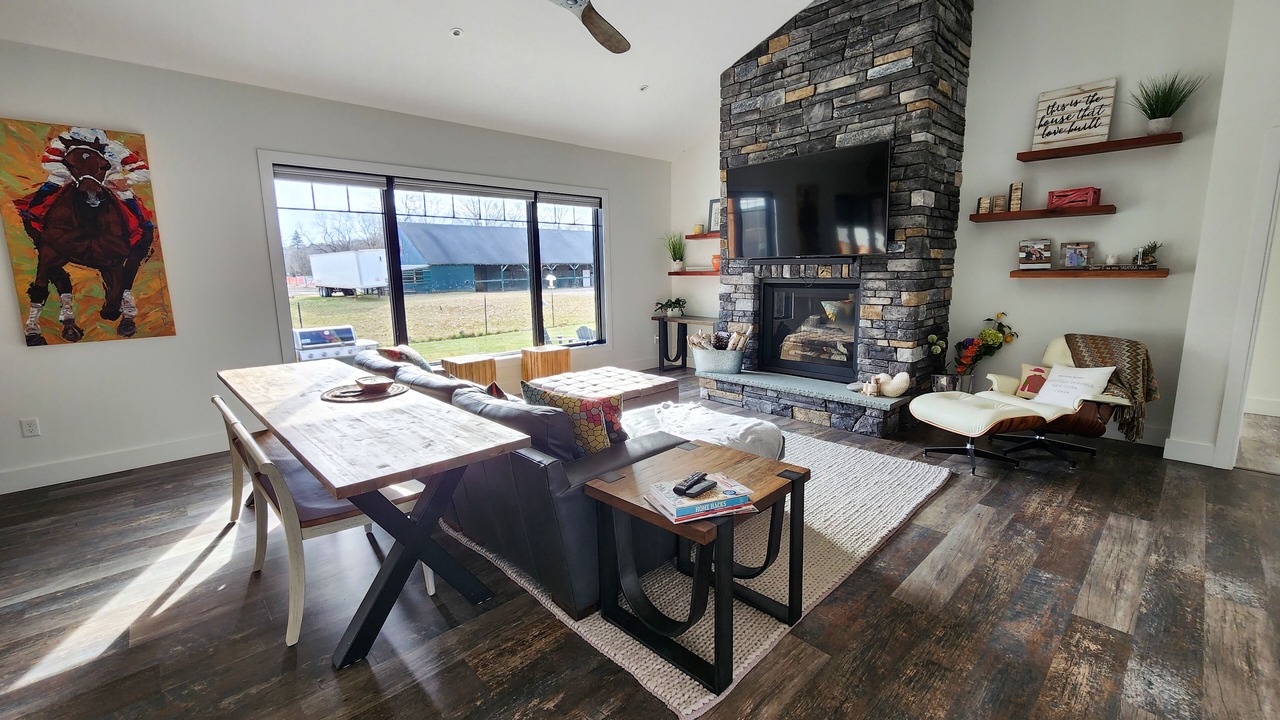 Photo of Livingroom in Saratoga Springs