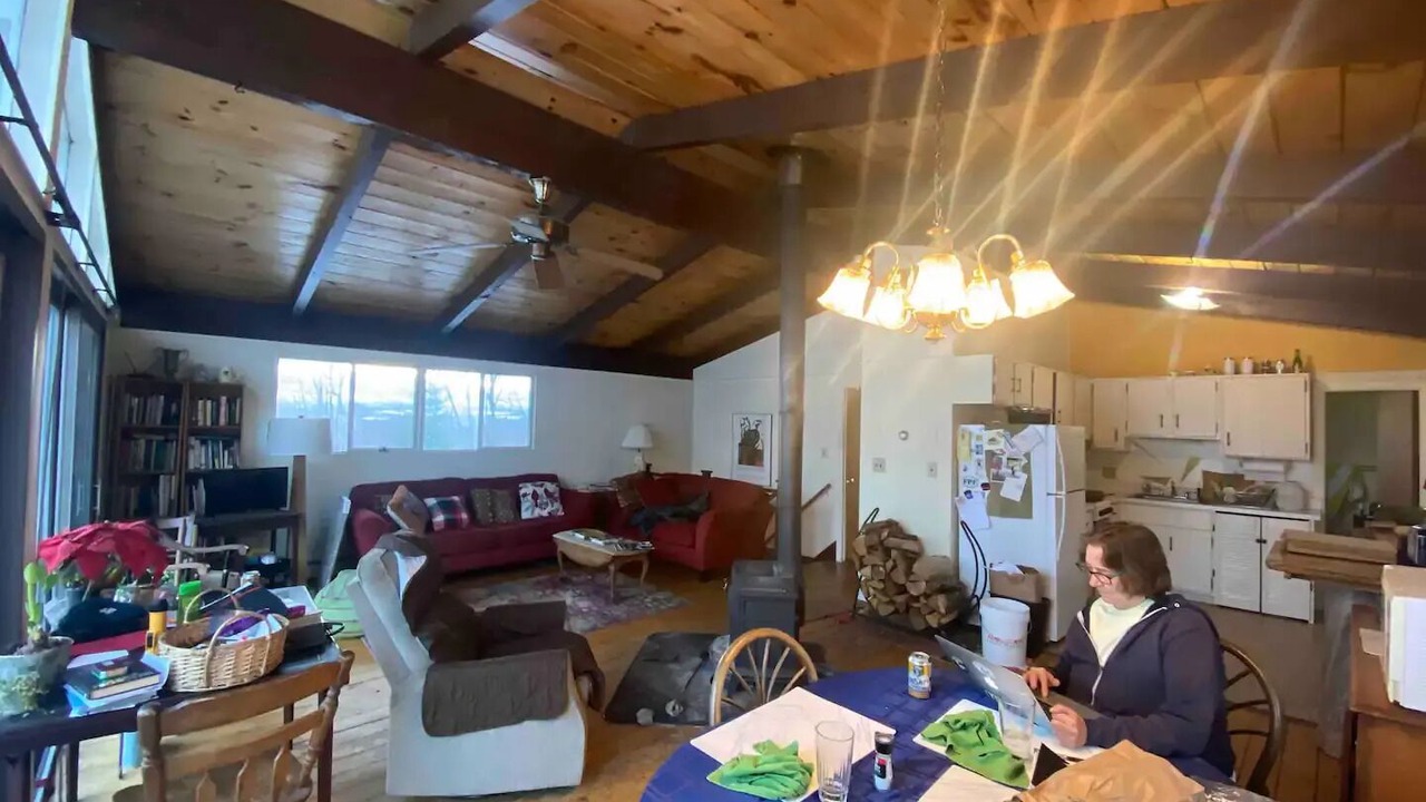 Photo of Livingroom in East Burke