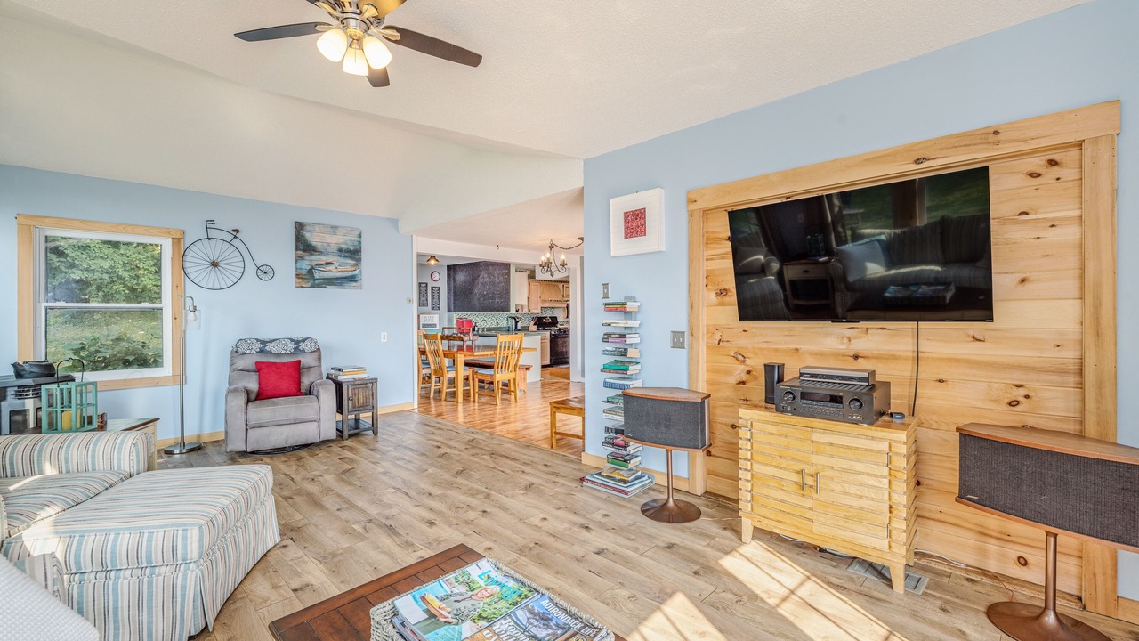 Photo of Livingroom in Ticonderoga