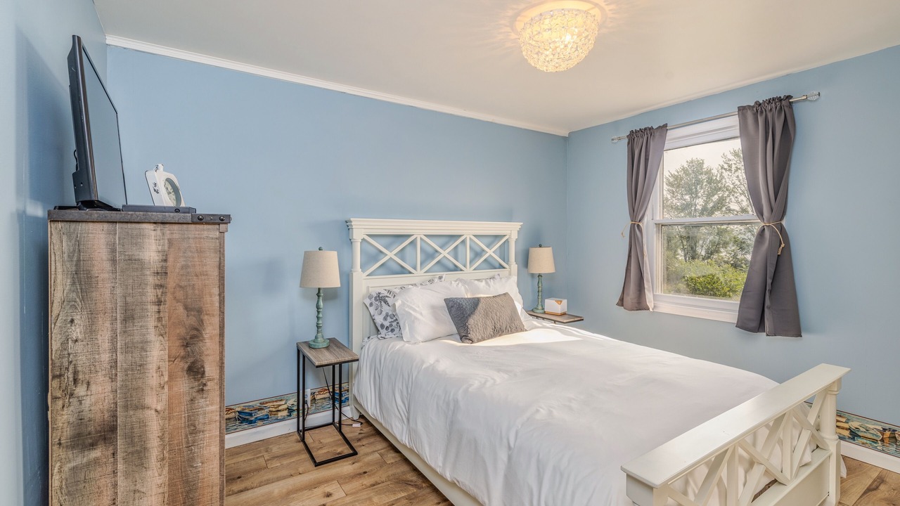 Photo of Bedroom in Ticonderoga