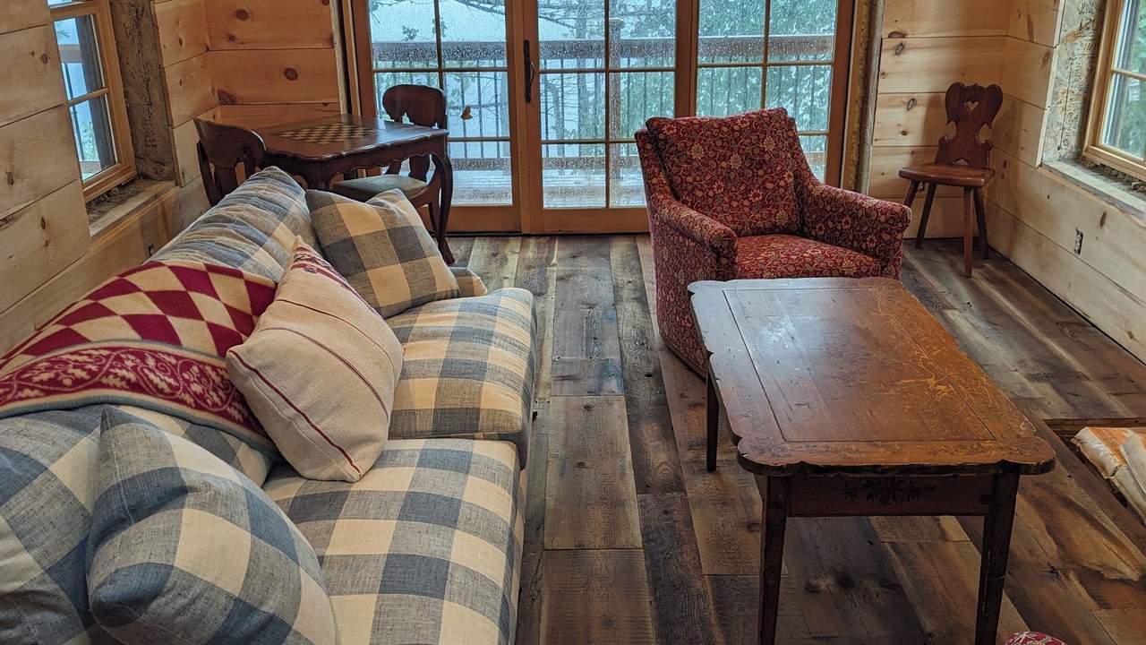 Photo of Livingroom in East Wakefield