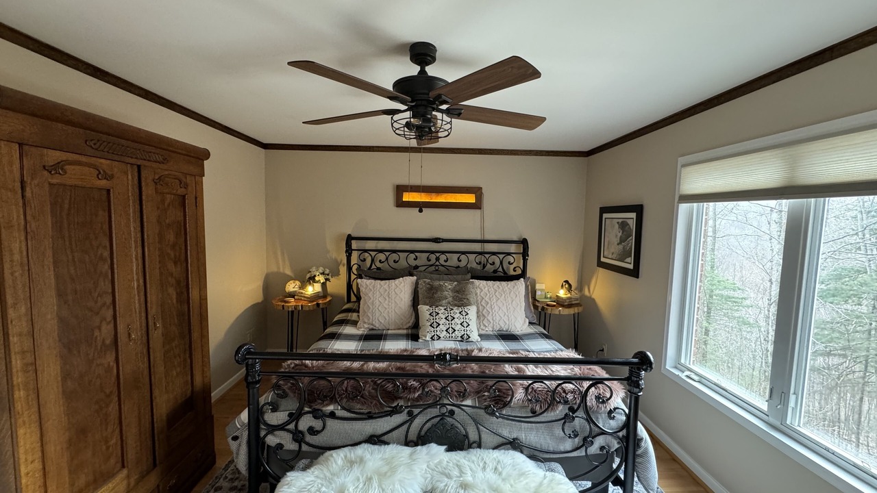 Photo of Bedroom in Montebello