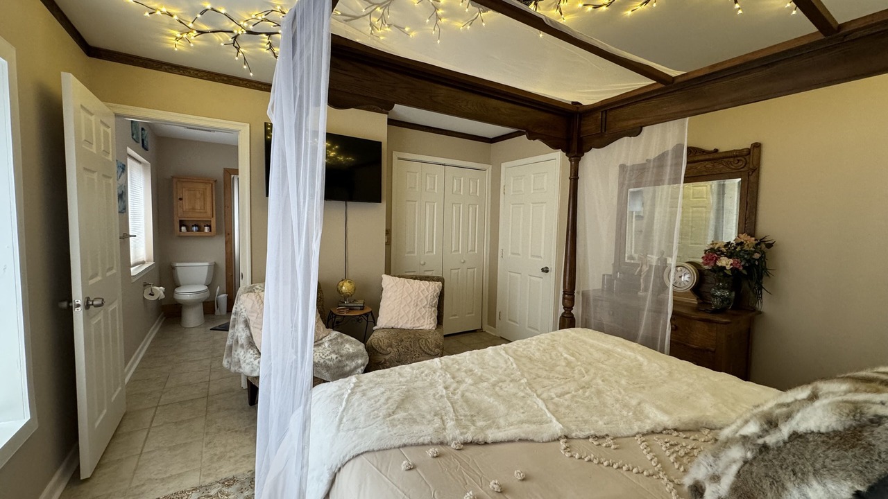 Photo of Bedroom in Montebello