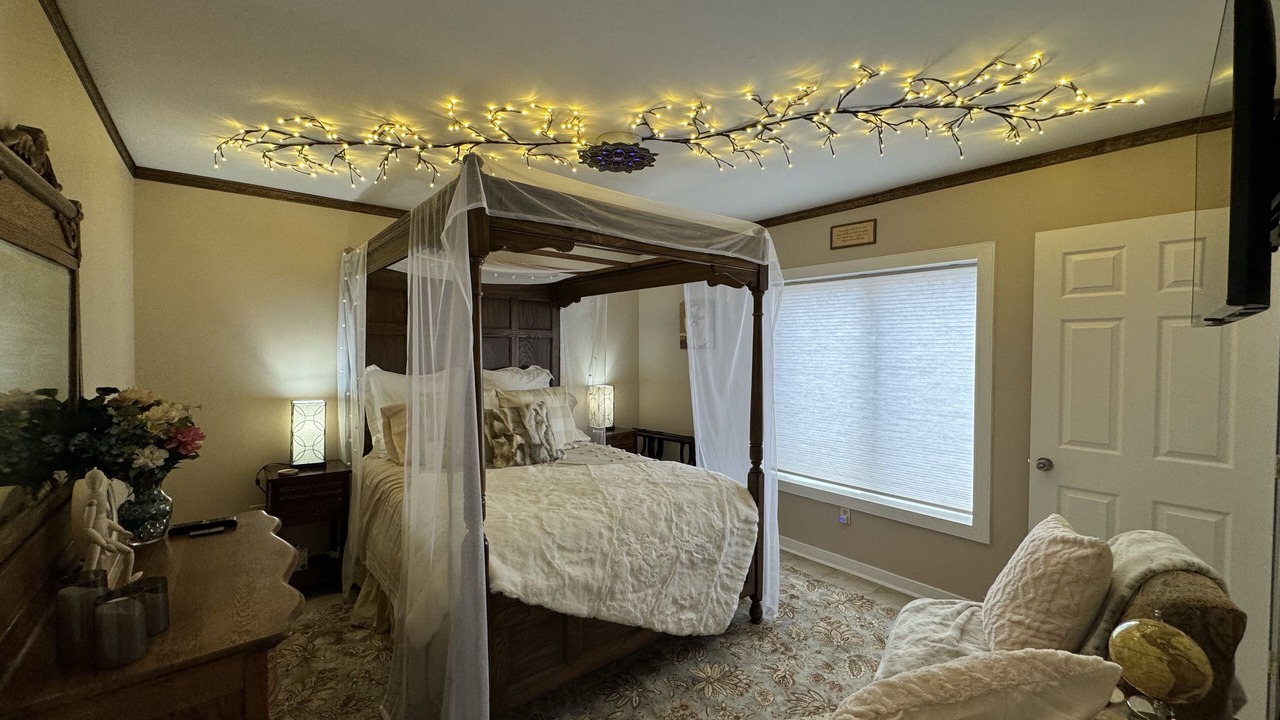 Photo of Bedroom in Montebello
