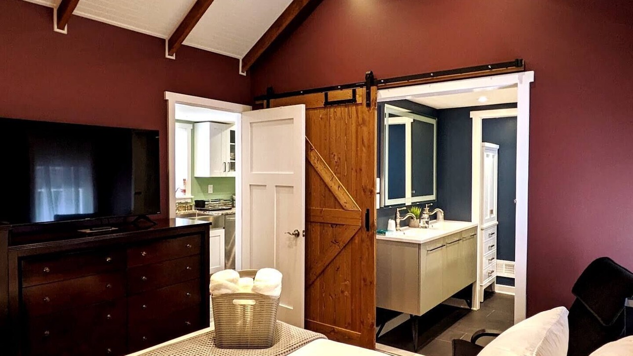 Photo of Bathroom in Front Park