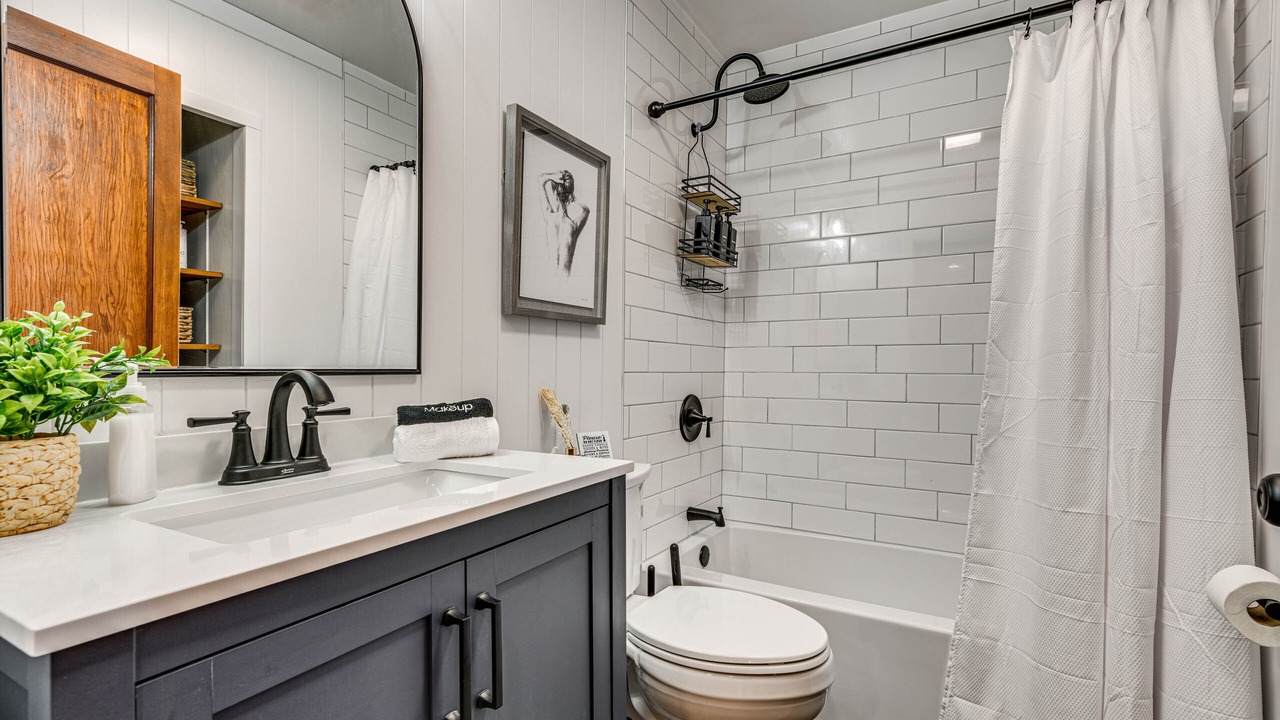 Photo of Bathroom in Tonawanda