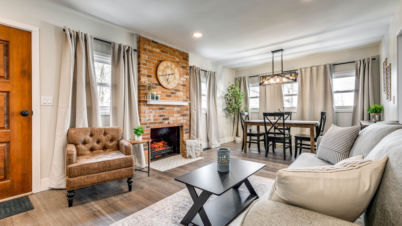 Photo of Livingroom in Tonawanda