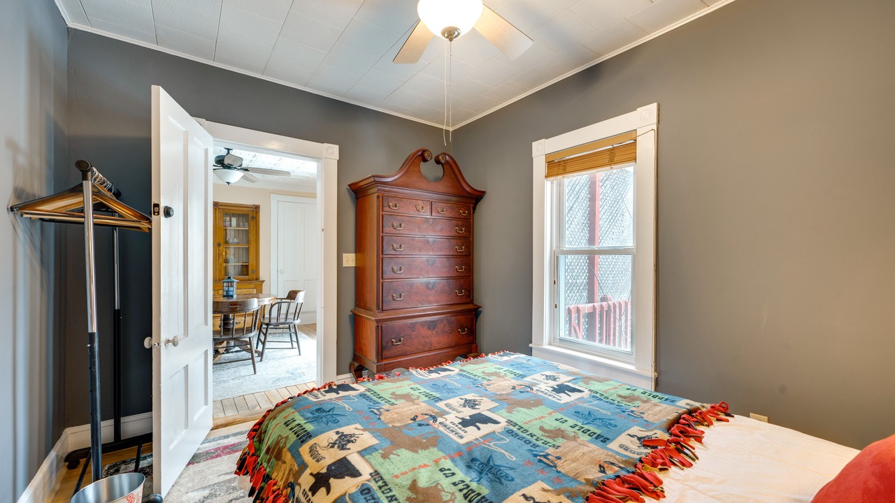 Photo of Bedroom in Colebrook