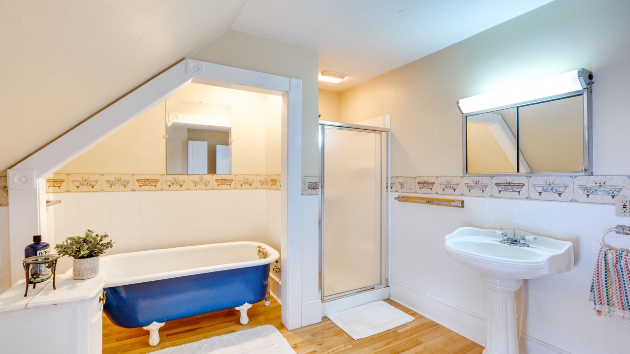 Photo of Bathroom in Colebrook
