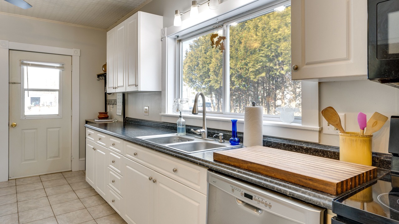 Photo of Kitchen in Colebrook