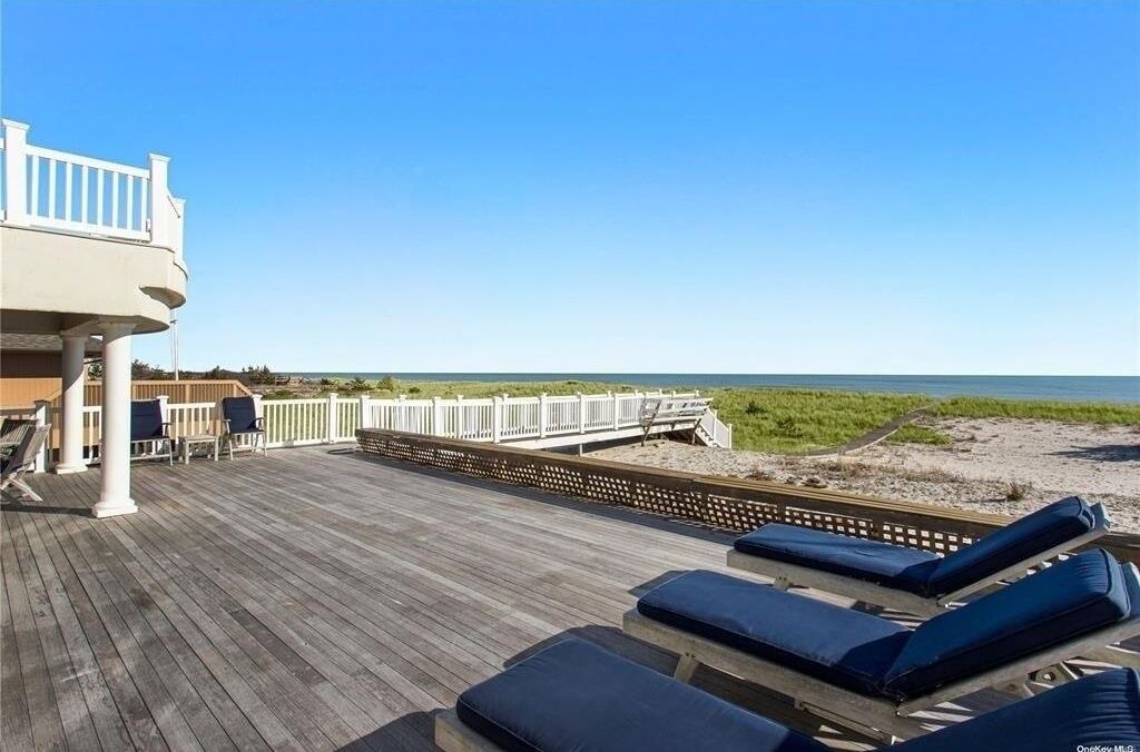 Photo of Patio Balcony in Westhampton Beach