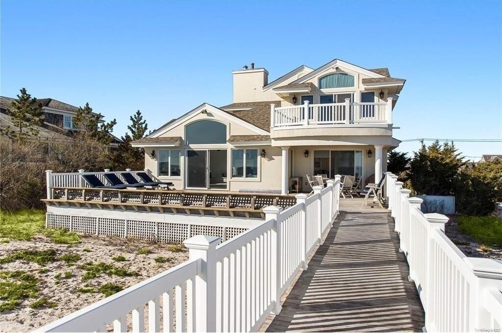Photo of Patio Balcony in Westhampton Beach