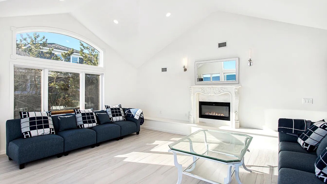 Photo of Livingroom in Westhampton Beach