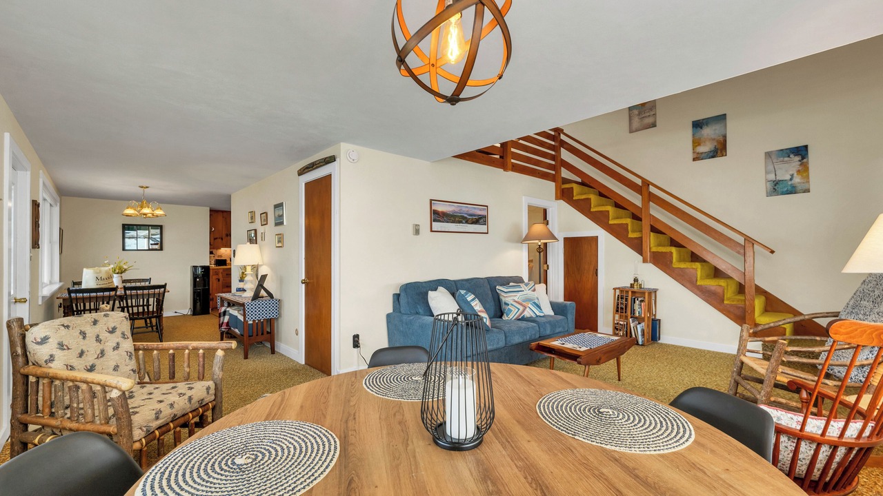 Photo of Livingroom in Melvin Village