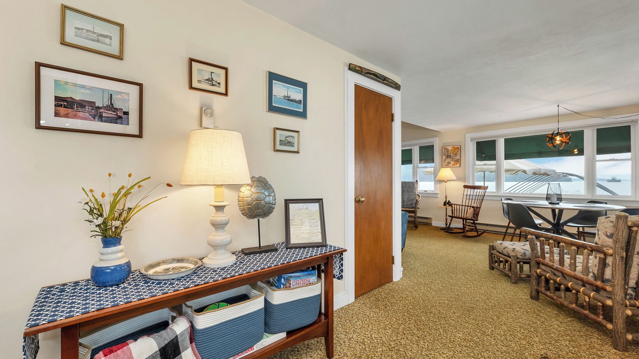 Photo of Livingroom in Melvin Village