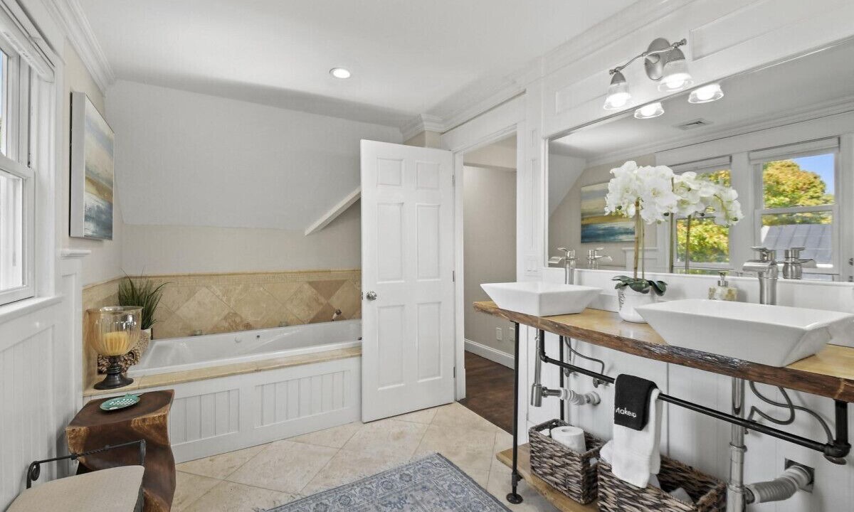 Photo of Bathroom in Waquoit Village