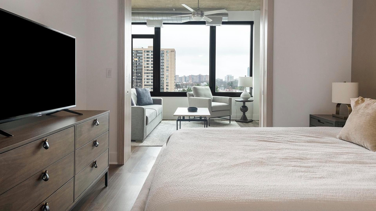Photo of Bedroom in Baileys Crossroads