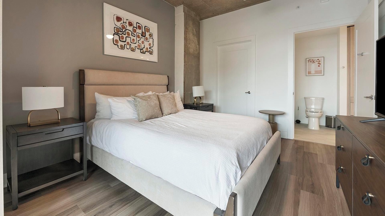 Photo of Bedroom in Baileys Crossroads