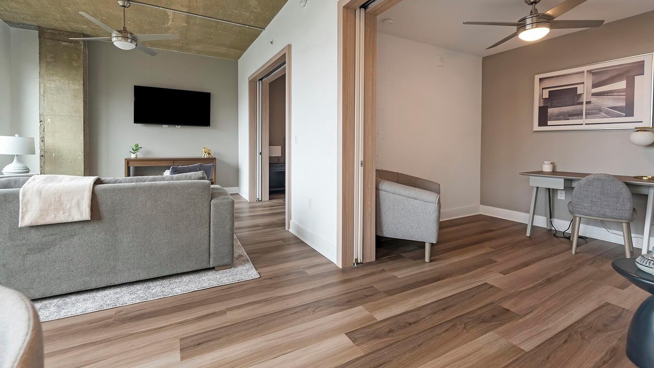 Photo of Livingroom in Baileys Crossroads