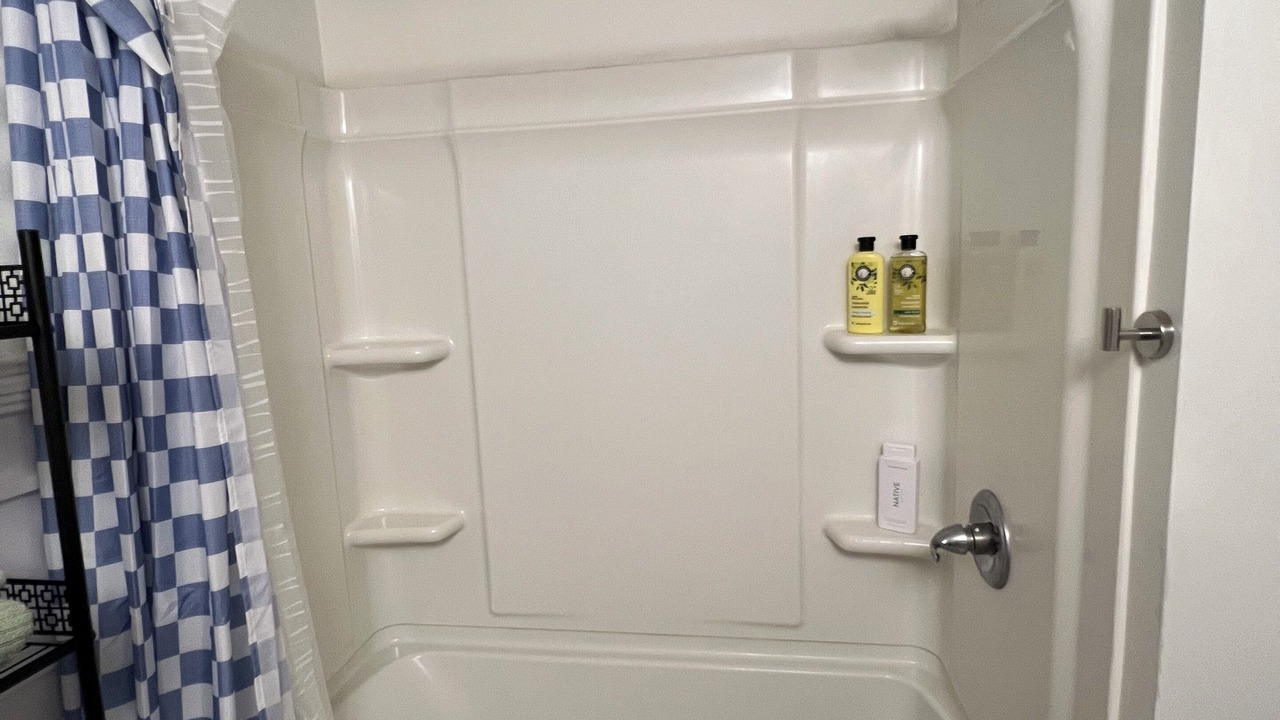 Photo of Bathroom in Stockade Historic District