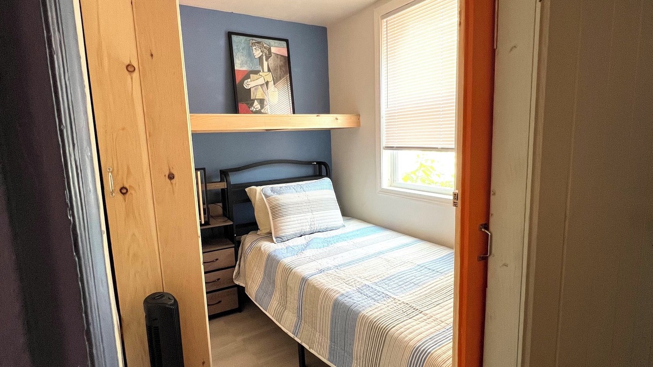 Photo of Bedroom in Stockade Historic District
